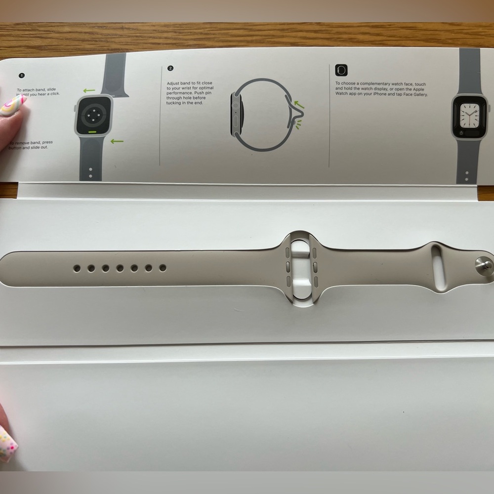 NWT Apple sport band starlight M/L 45mm